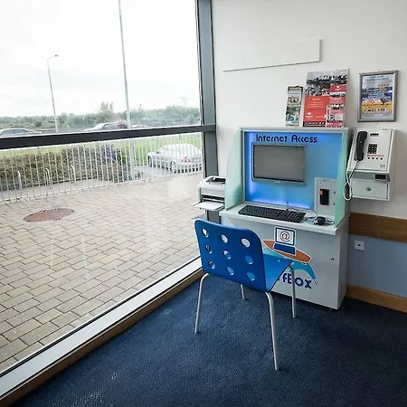 Travelodge Castletroy Hotel 3*