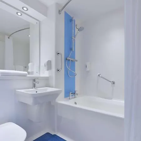 Travelodge Castletroy 3*
