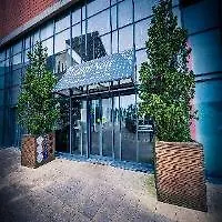 Travelodge Castletroy فندق 3*