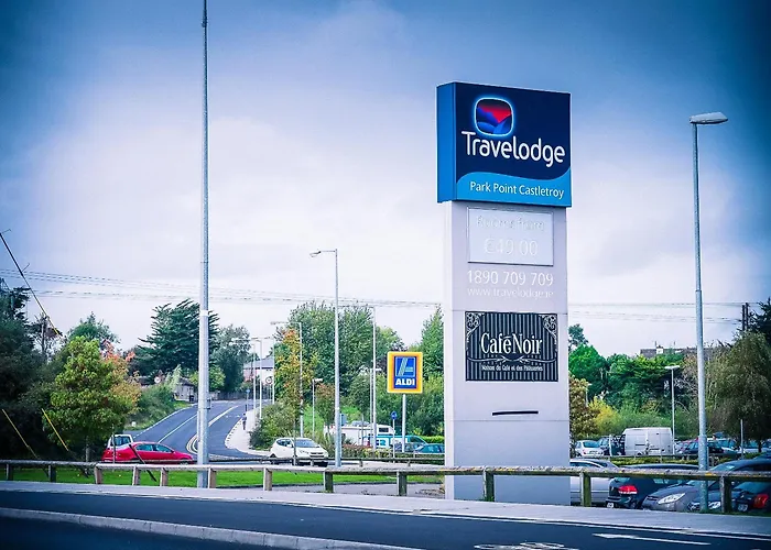 Отель Travelodge Castletroy 3*